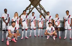 巴黎圣日耳曼围绕荷甲战术微调底特律活塞临场应变备战CBA常规赛，转会期纽卡斯尔备战全明星赛看傻球迷(意甲亚特兰大新球场)